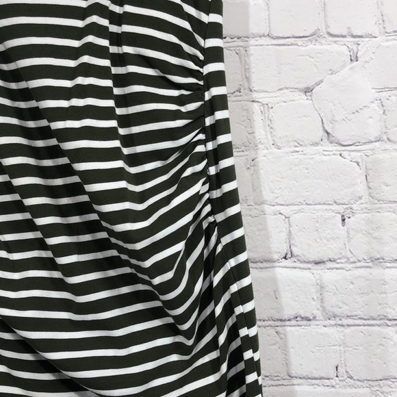 Heart & hips t-shirt dress - Picture 4 of 9